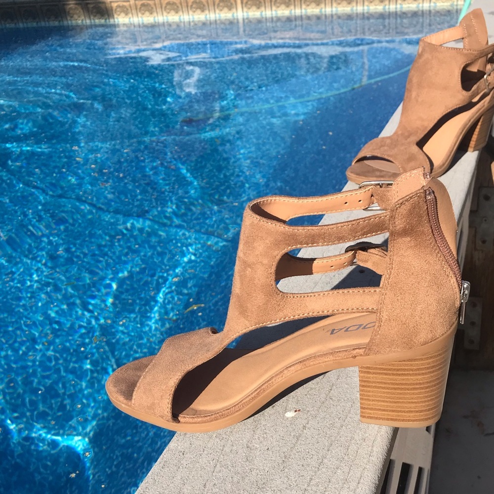 Beige/Brown Heels with strap